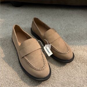 Old Navy Women’s Taupe Loafers